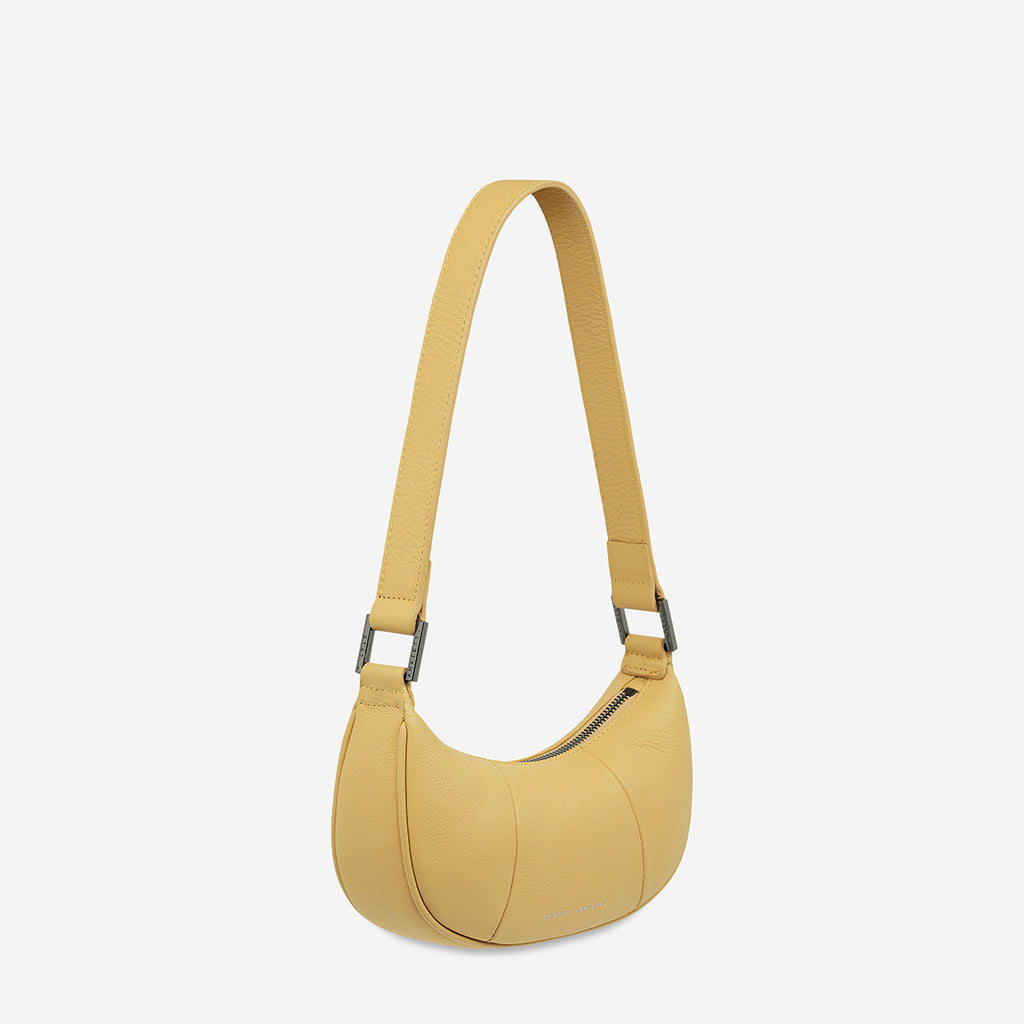 solus-women-s-buttermilk-leather-bag-status-anxiety